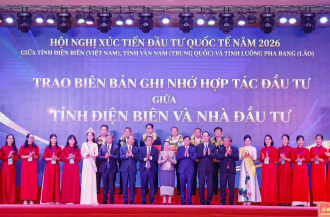 Lao Ambassador Attends Investment Promotion Conference in Vietnam